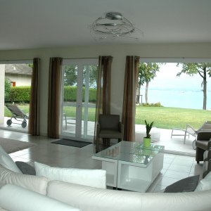 Villa meublée avec accès direct au lac (ref N2)